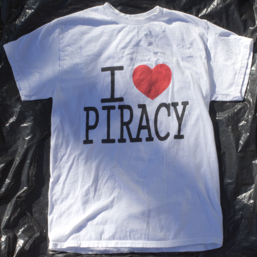 I LOVE PIRACY